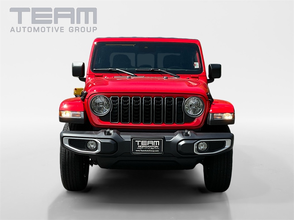 2025 Jeep Gladiator Sport S photo 2