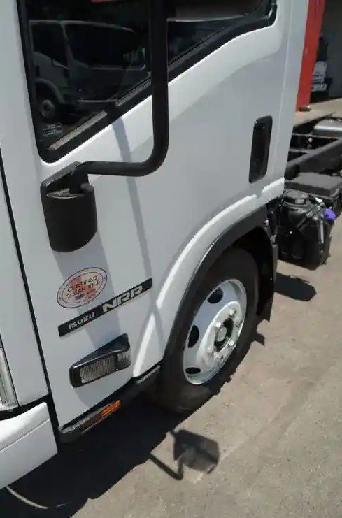 2024 Isuzu NRR Standard photo 4