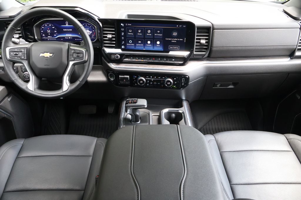 2024 Chevrolet Silverado 1500 LTZ photo 12