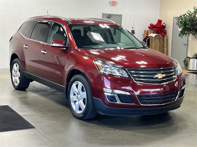 2016 Chevrolet Traverse 1LT photo 3