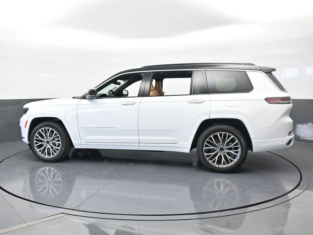 2025 Jeep Grand Cherokee L Summit photo 3