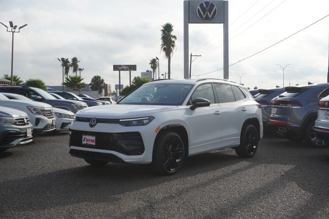 2026 Volkswagen Tiguan SE R-LINE BLACK's photo