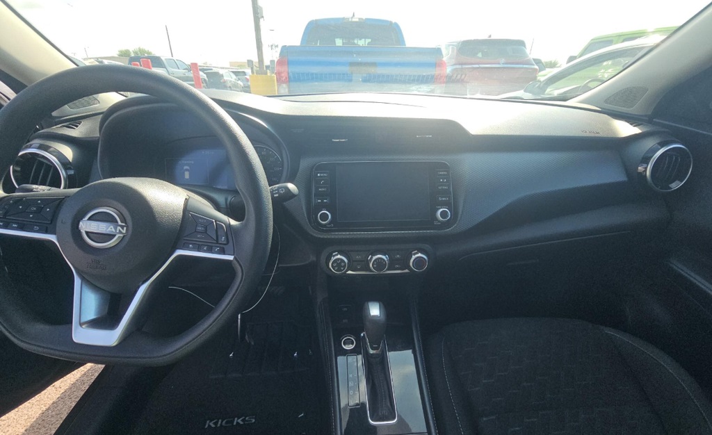 2024 Nissan Kicks SV photo 3