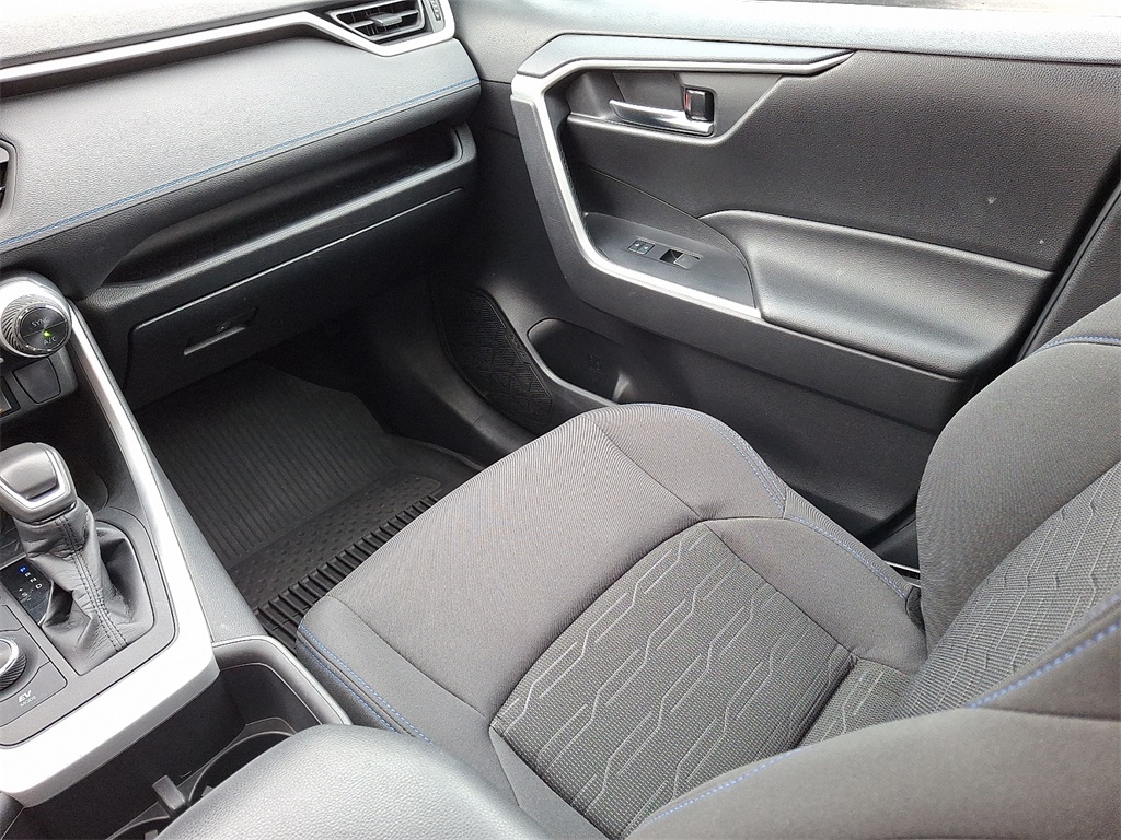 2022 Toyota RAV4 Hybrid SE photo 14