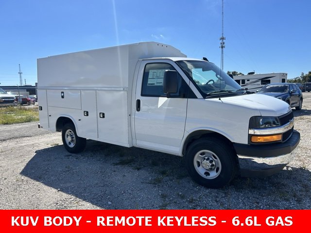 2025 Chevrolet Express Cutaway Base's photo