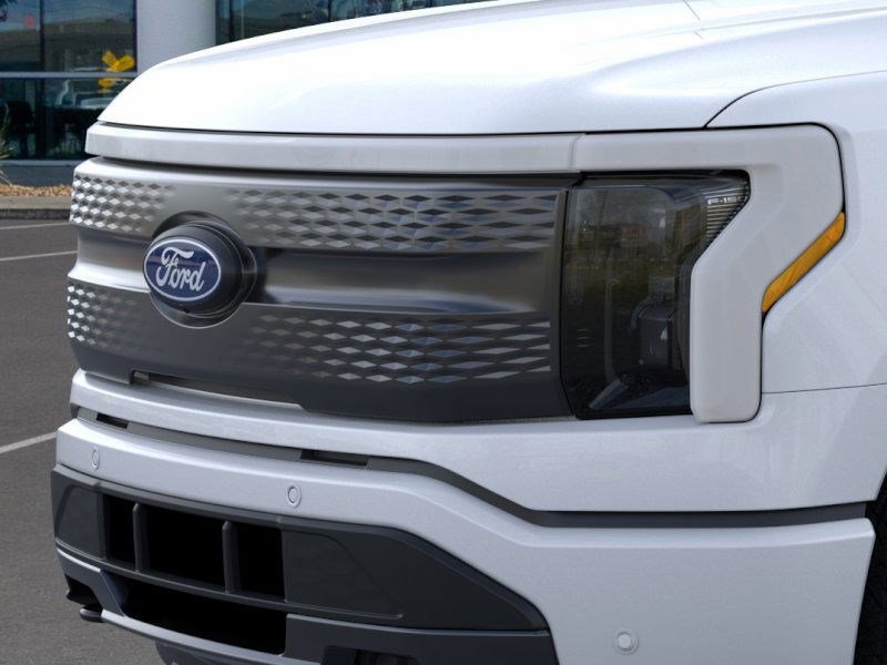 2025 Ford F-150 Lightning photo 17