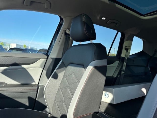 2025 Volkswagen Atlas Peak Edition SE photo 20