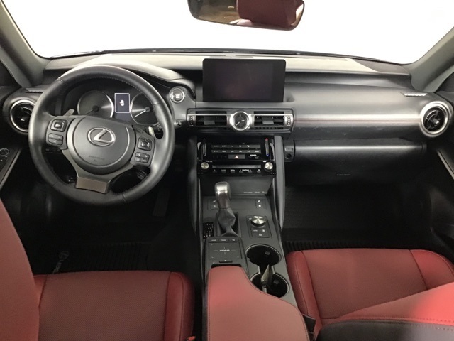 2022 Lexus IS 300 photo 13