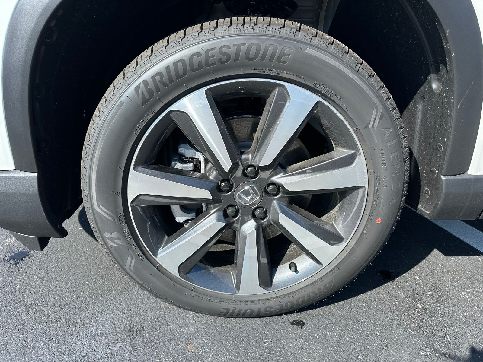 2025 Honda Pilot Touring photo 8