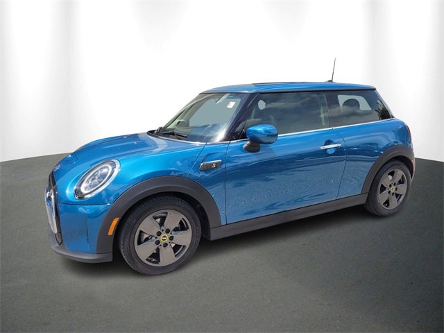 Used 2023 MINI Hardtop 2 Door SE with VIN WMW13DJ04P2T37767 for sale in Lutz, FL