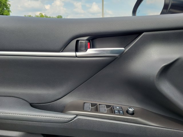2022 Toyota Camry XSE photo 16
