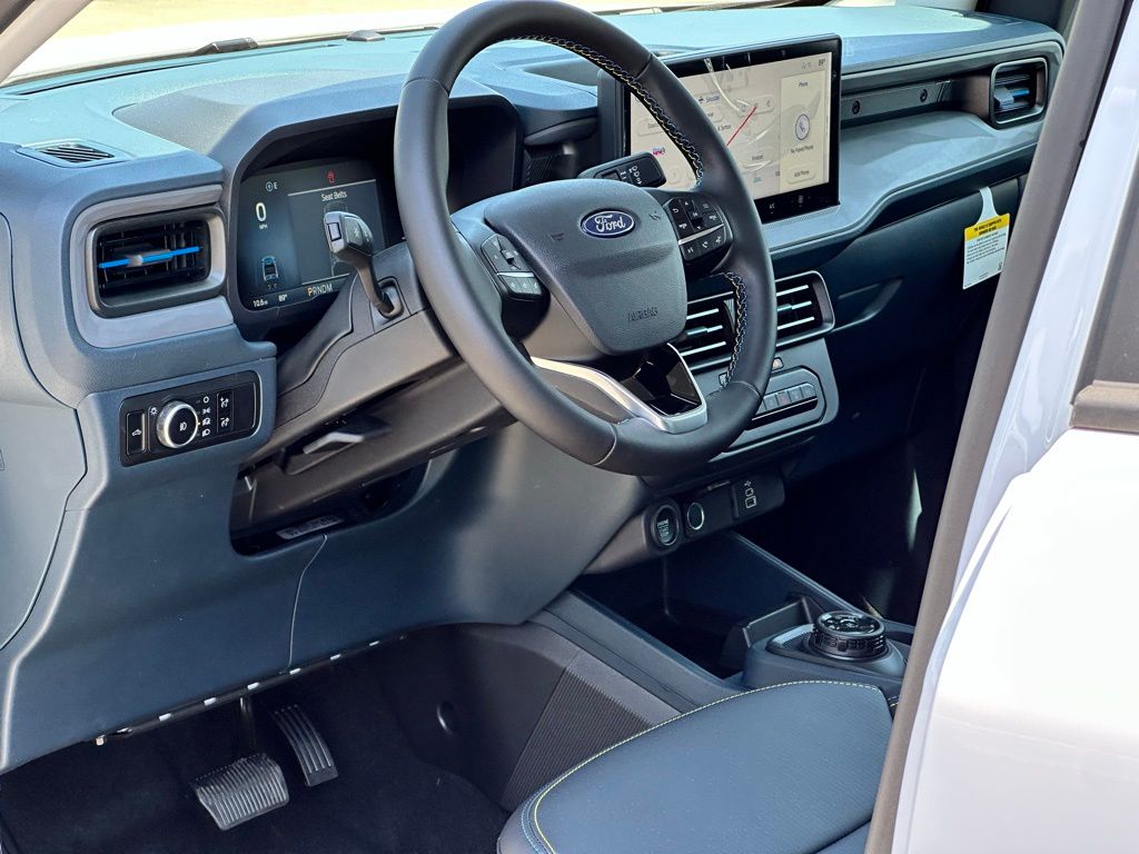 2025 Ford Maverick Lobo Standard
