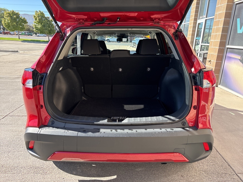2024 Toyota Corolla Cross LE photo 2