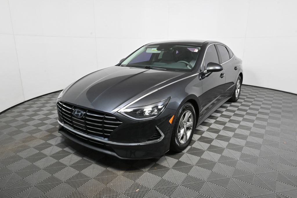 2022 Hyundai Sonata SE's photo