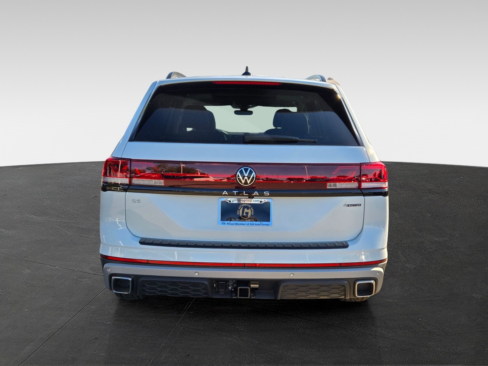 2025 Volkswagen Atlas SE Technology Peak Edition photo 3