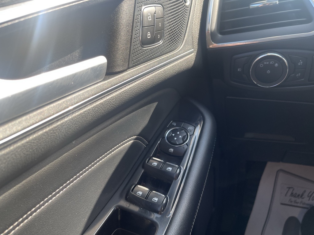 2020 Ford Edge Titanium photo 20