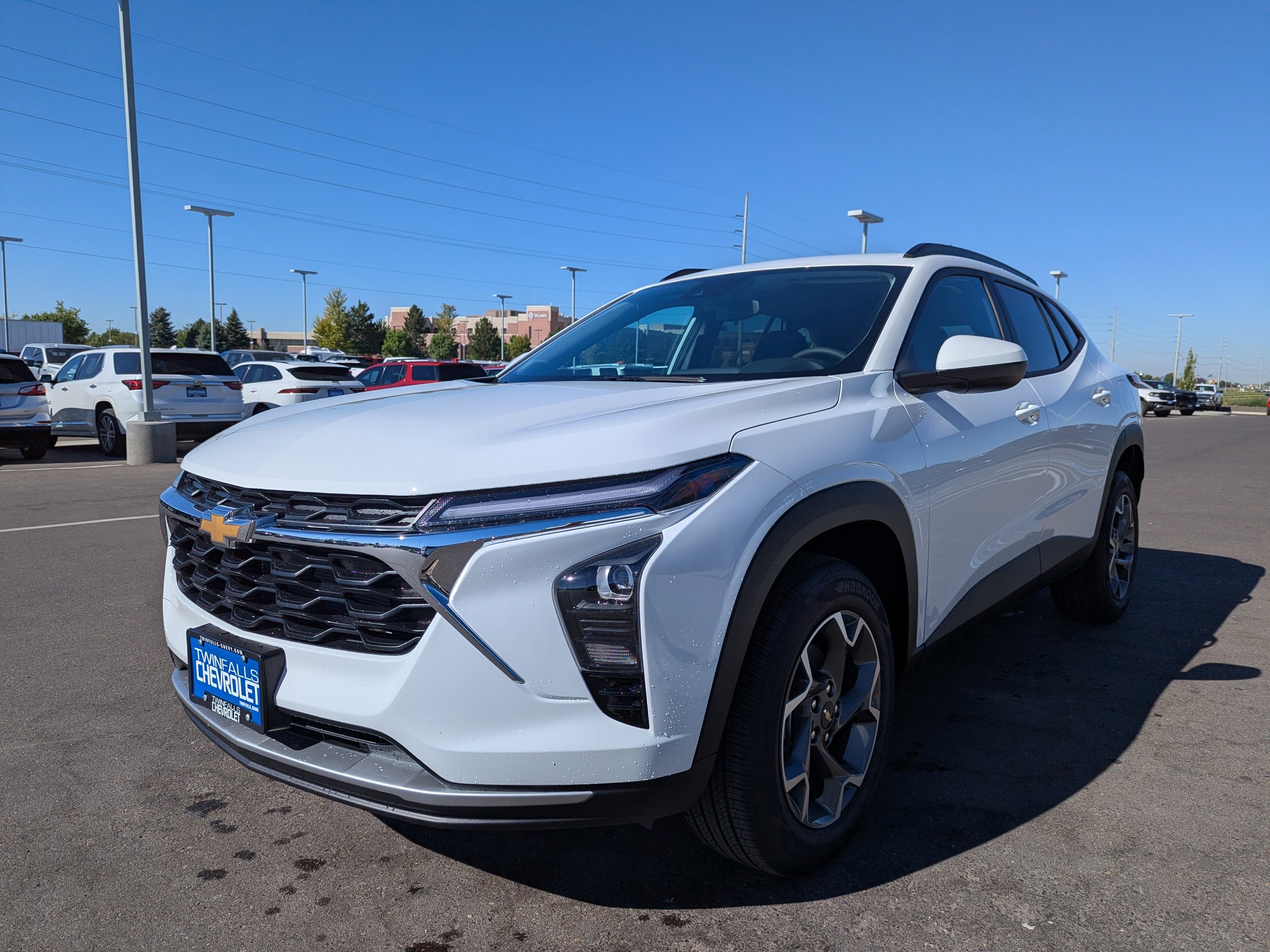 2025 Chevrolet Trax LT photo 3
