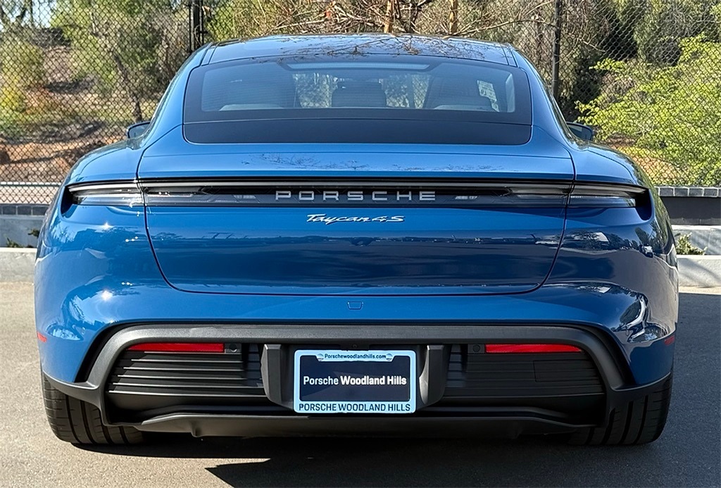 2025 Porsche Taycan 4S photo 5