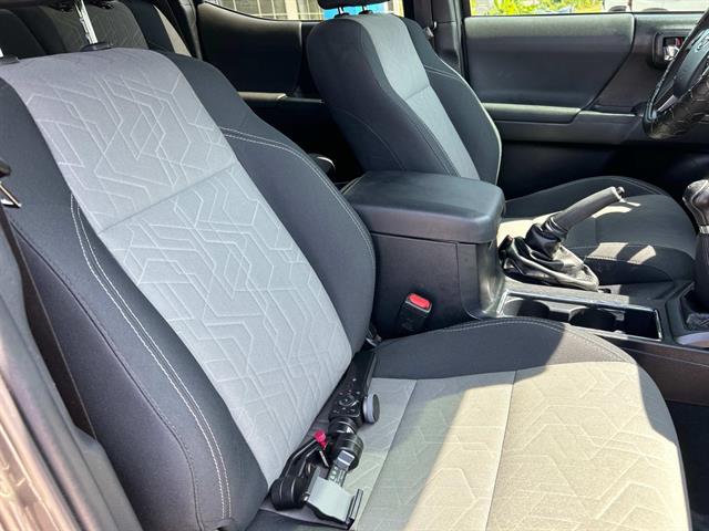 2020 Toyota Tacoma SR V6 photo 19