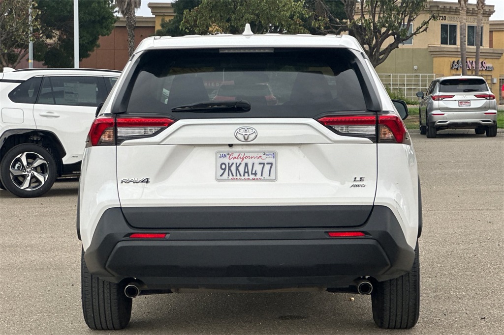 2024 Toyota RAV4 LE photo 3