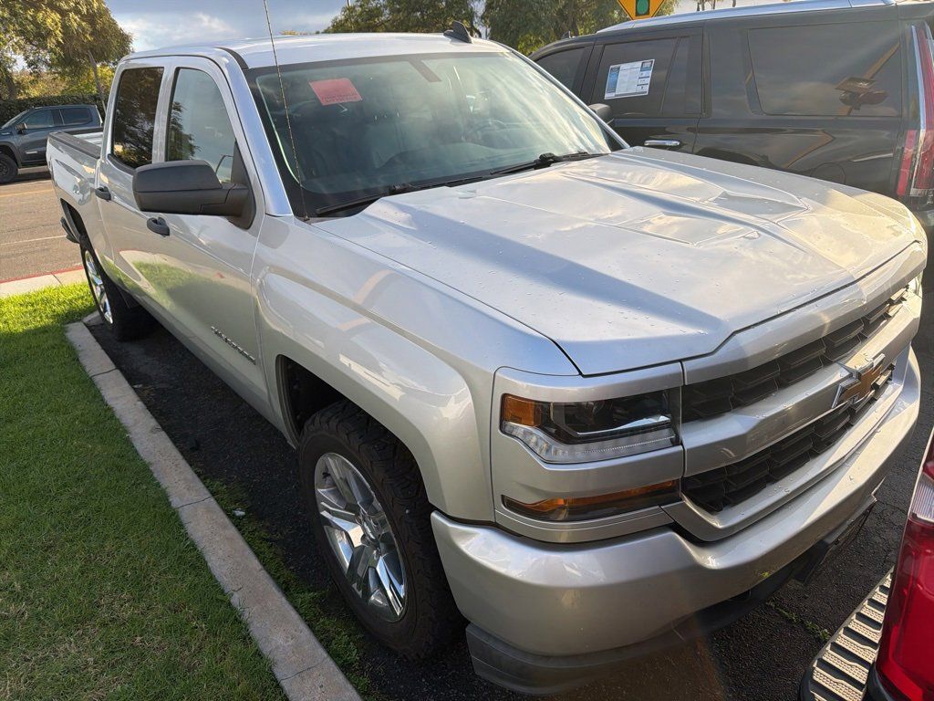 2018 Chevrolet Silverado 1500 Custom photo 2
