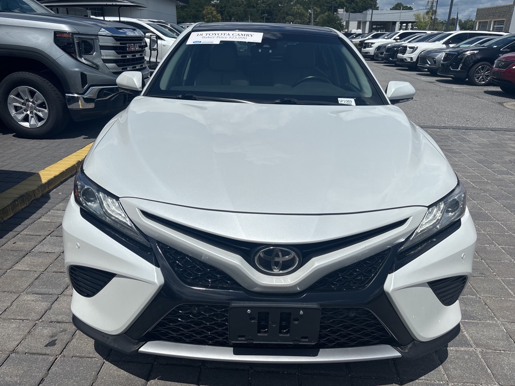 2018 Toyota Camry XSE photo 3