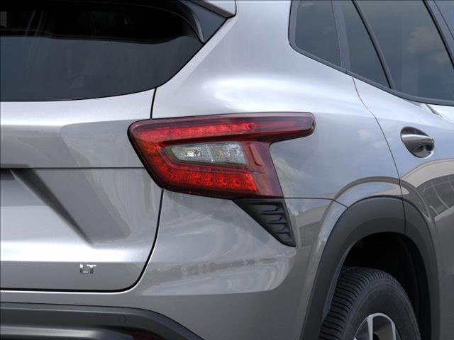 2025 Chevrolet Trax LT photo 7