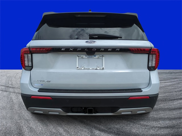 2025 Ford Explorer photo 3