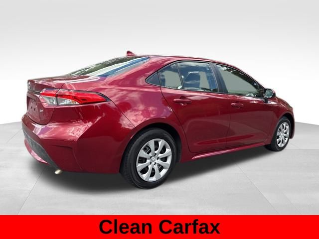 2022 Toyota Corolla LE photo 3