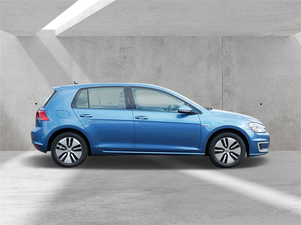 Certified 2016 Volkswagen e-Golf e-Golf SE with VIN WVWKP7AU2GW910125 for sale in White Bear Lake, Minnesota