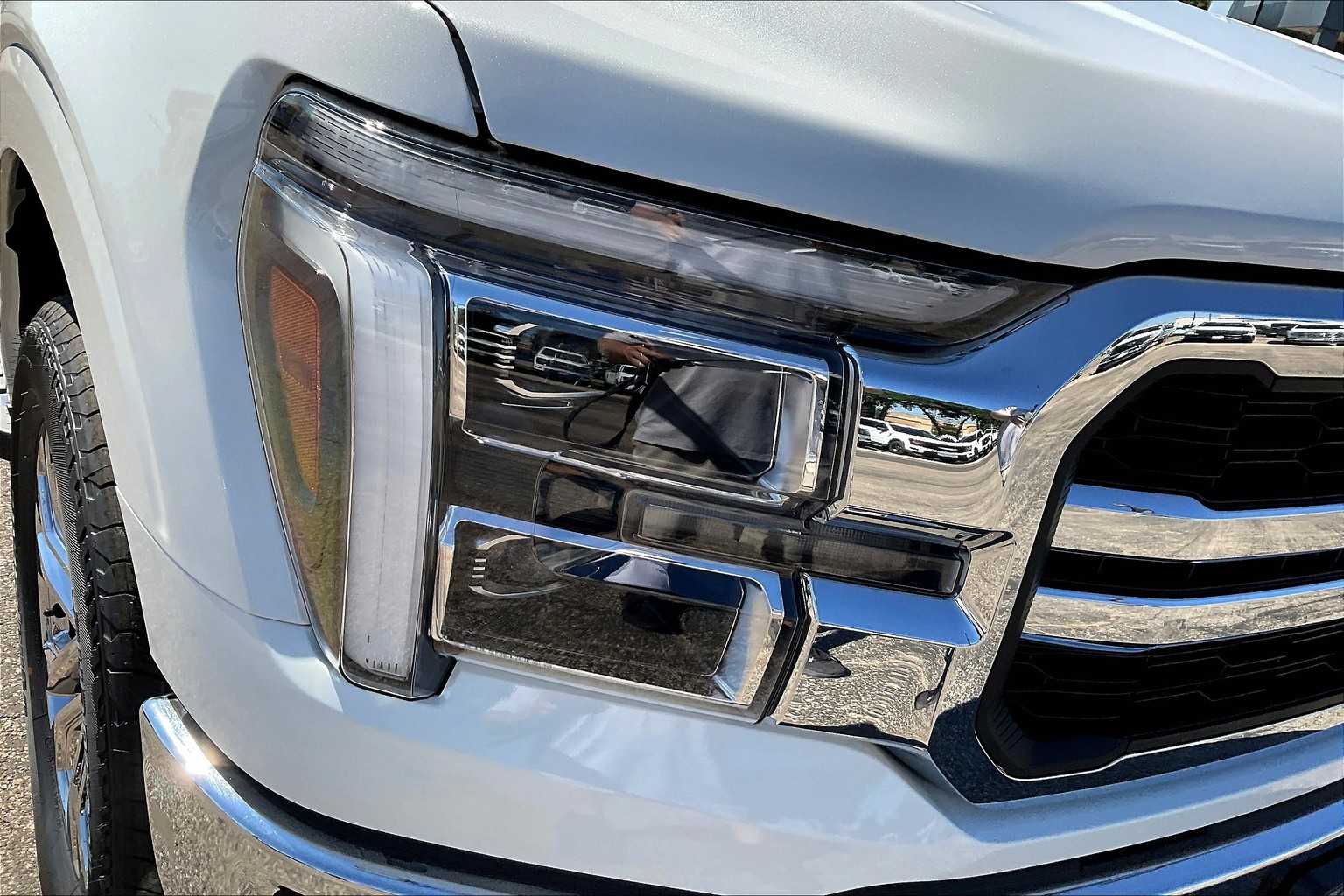 2025 Ford F-150 Lariat photo 13