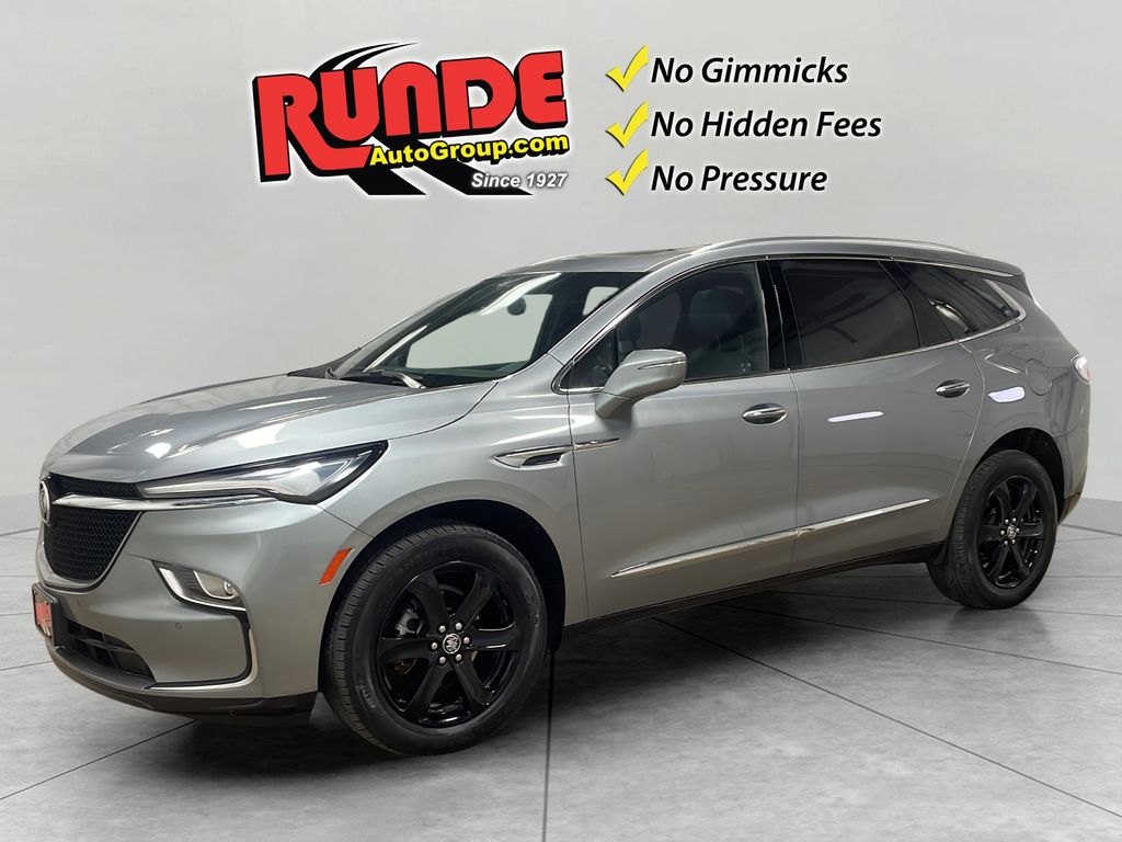 2024 Buick Enclave Essence's photo