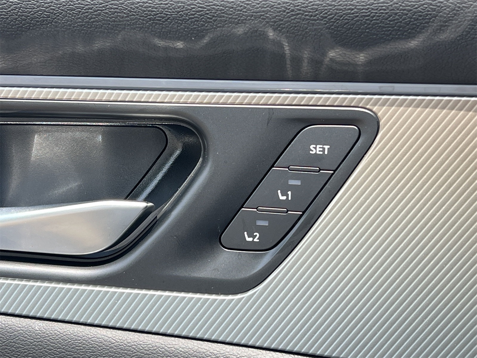 2025 Nissan Murano SL photo 16