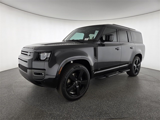 2025 Land Rover Defender V8's photo