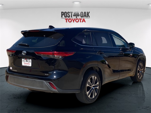 2022 Toyota Highlander XLE photo 8