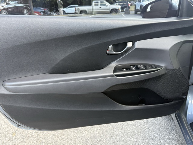 2020 Hyundai Veloster 2.0L Premium photo 11