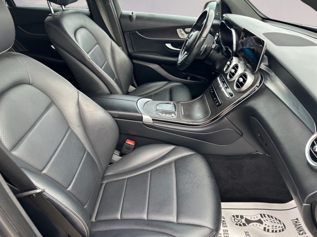 2022 Mercedes Benz GLC 300 photo 15
