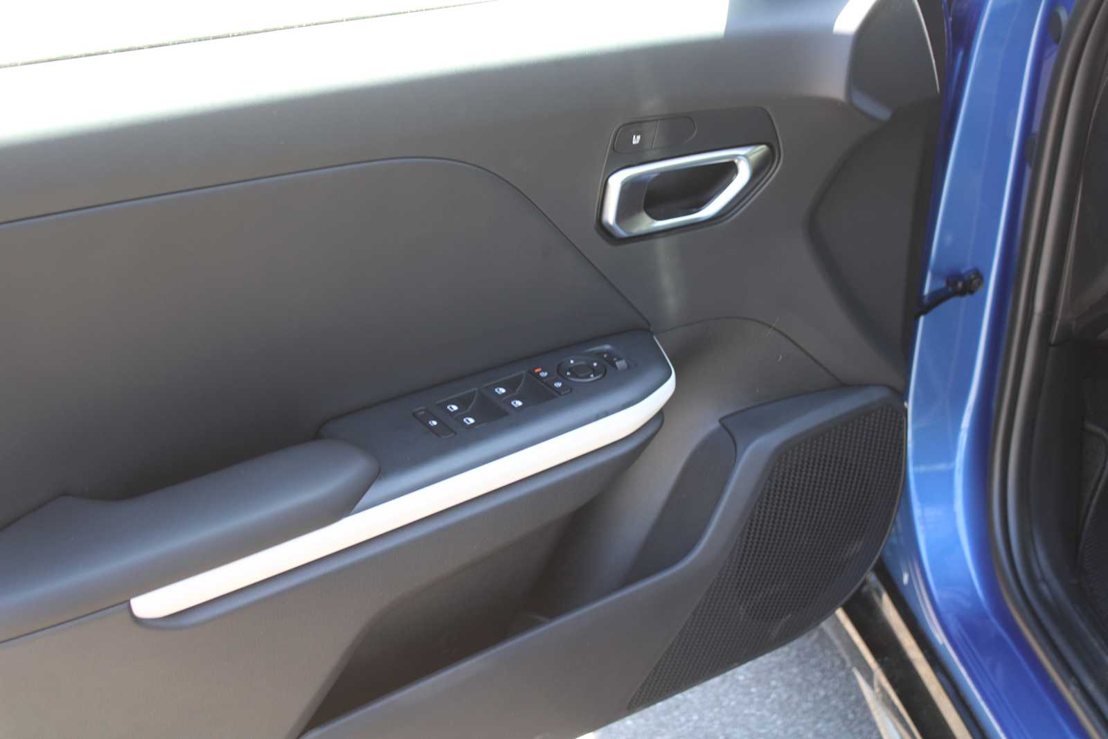 2025 Kia K4 GT-Line photo 17