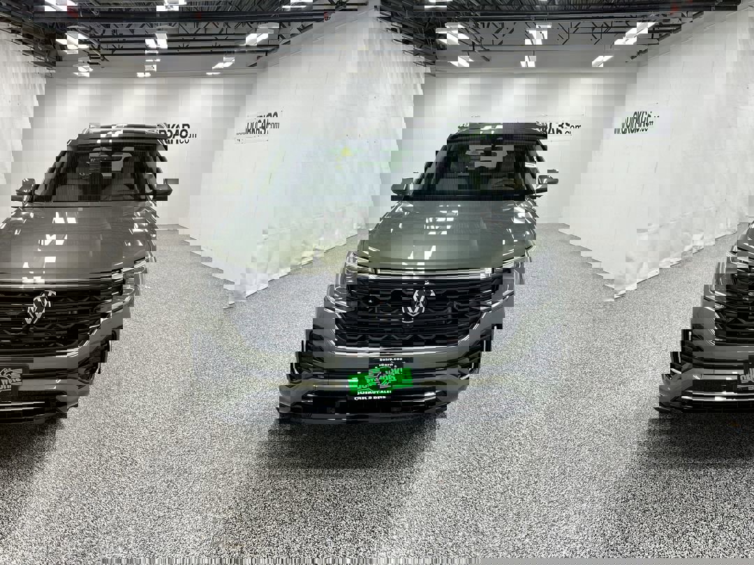 2026 Volkswagen Atlas SEL Premium R-Line photo 2