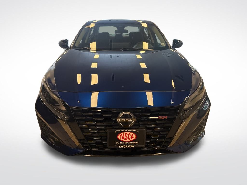 2023 Nissan Altima 2.5 SR photo 2