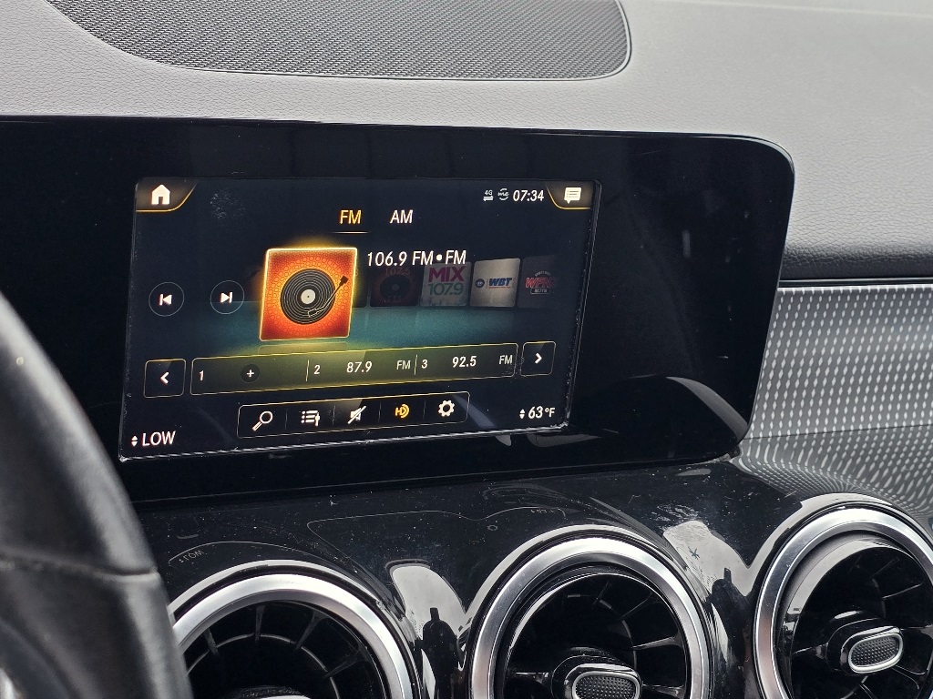 2021 Mercedes Benz GLB 250 photo 4