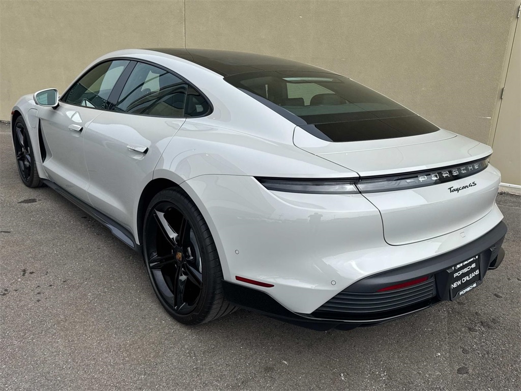 2024 Porsche Taycan 4S photo 3