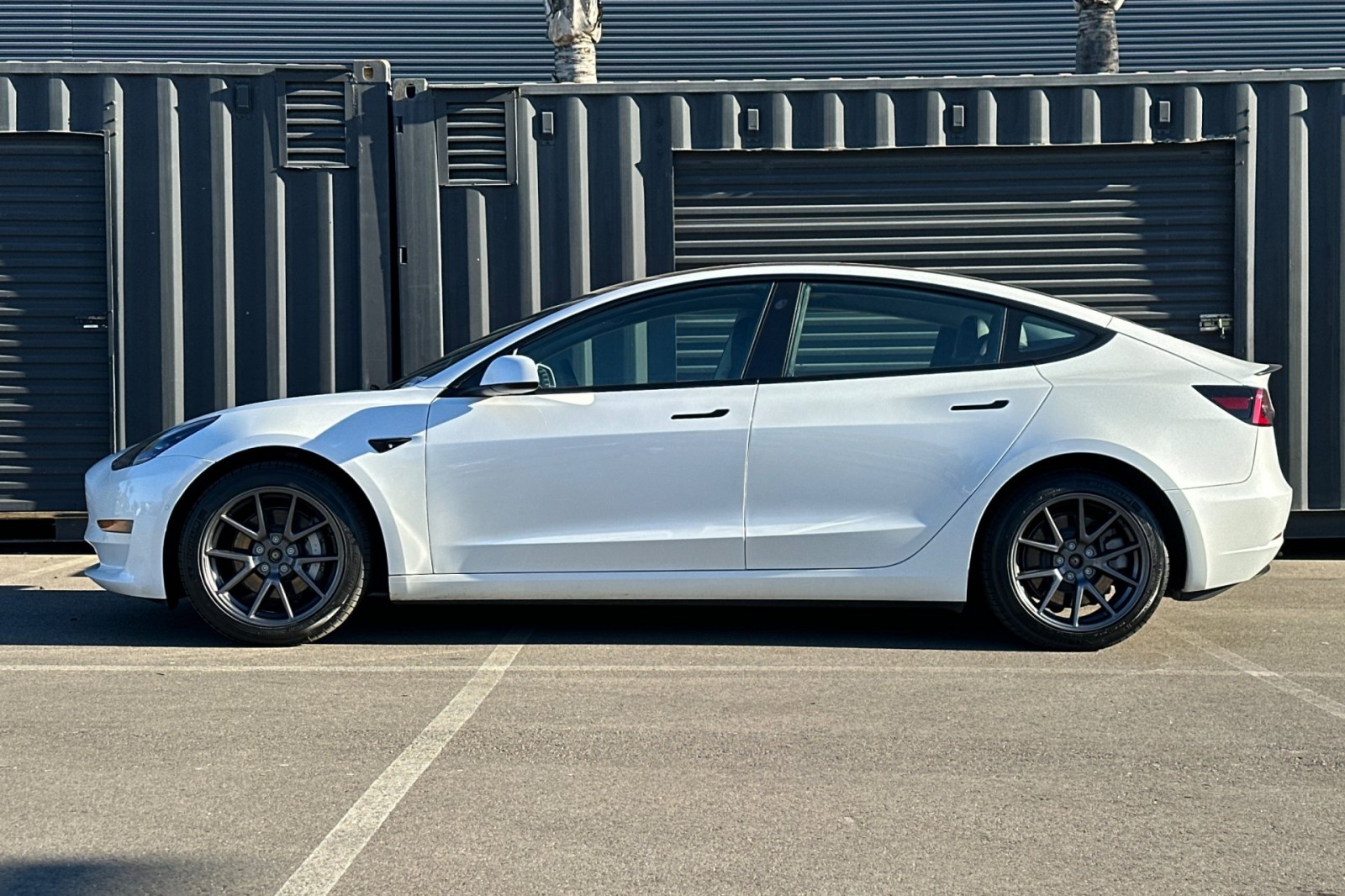 Used 2022 Tesla Model 3 Long Range with VIN 5YJ3E1EB8NF276496 for sale in Long Beach, CA