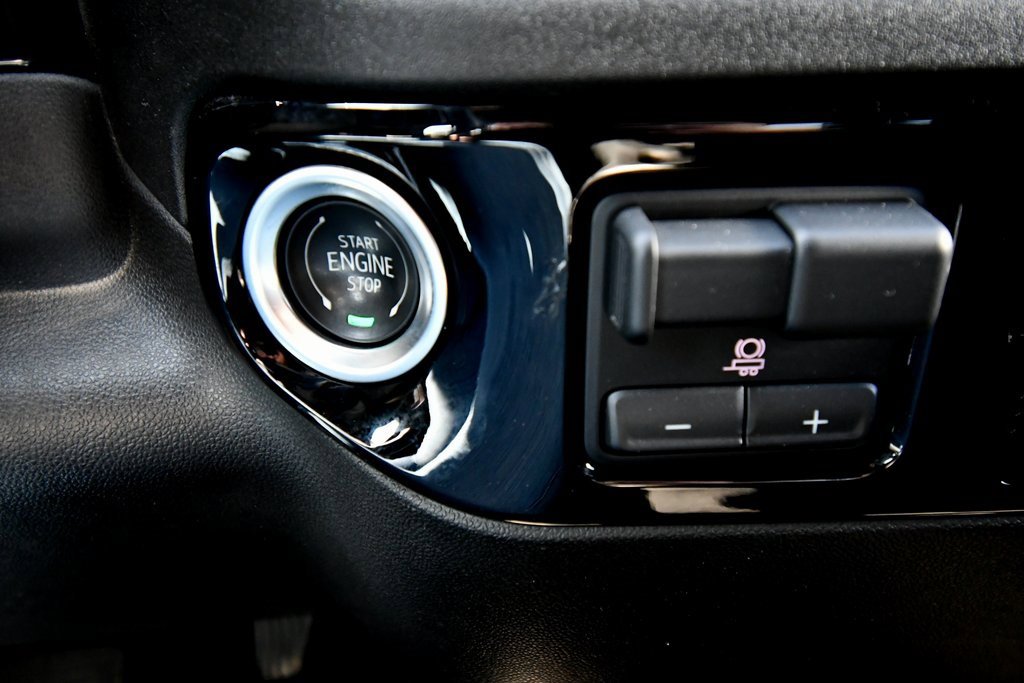 2025 Chevrolet Silverado 1500 LT photo 22