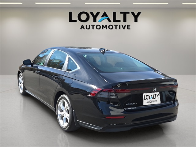 2023 Honda Accord LX photo 3