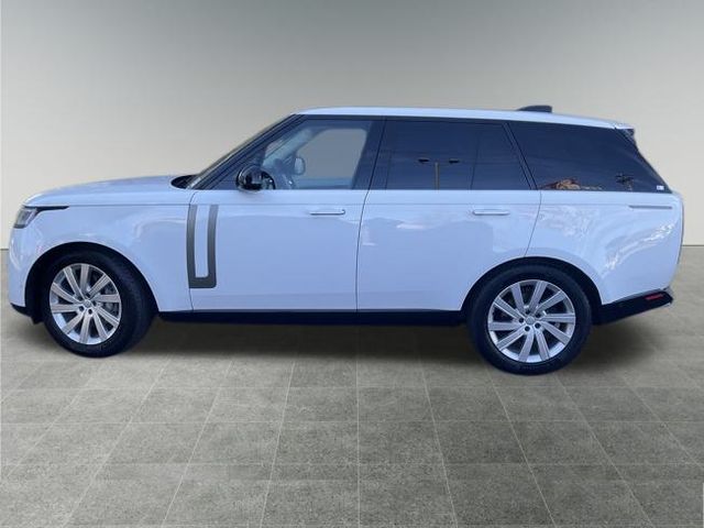 2024 Land Rover Range Rover SE photo 3