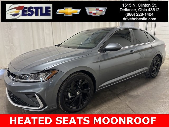 2025 Volkswagen Jetta SE's photo