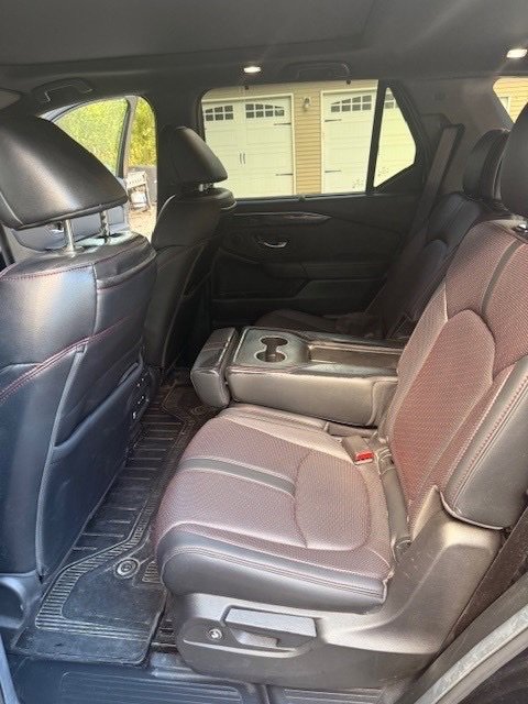 2025 Honda Pilot Black Edition photo 9