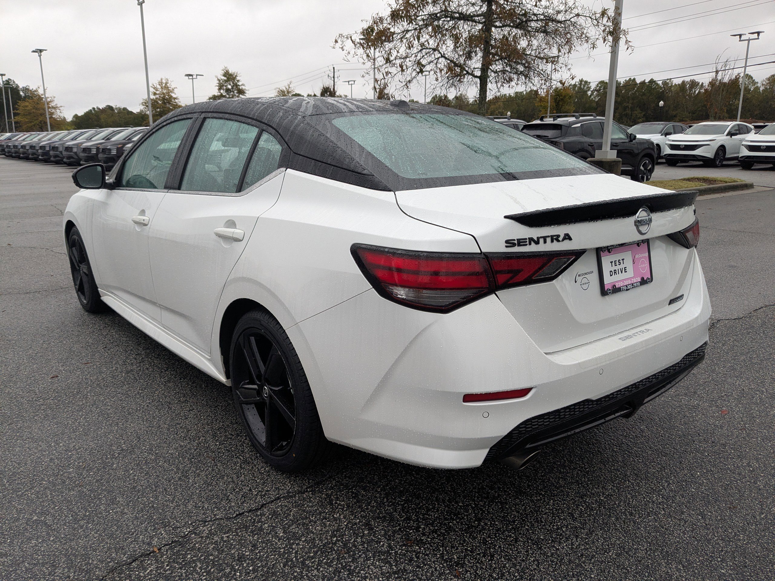 2023 Nissan Sentra SR photo 3