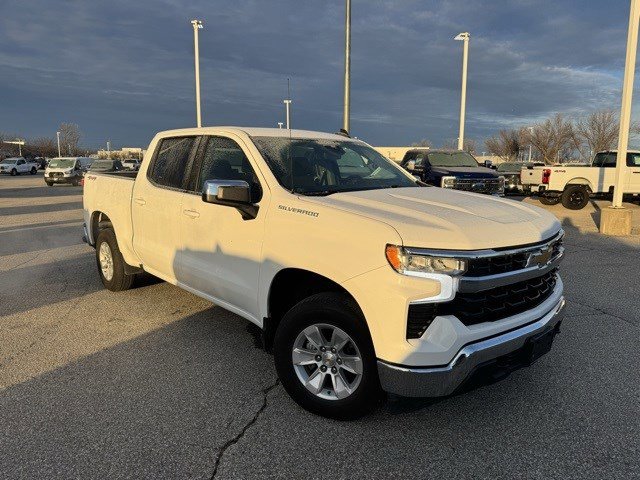 2025 Chevrolet Silverado 1500 LT's photo
